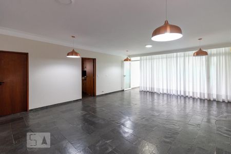 Sala de casa de condomínio para alugar com 4 quartos, 320m² em Alphaville, Santana de Parnaíba