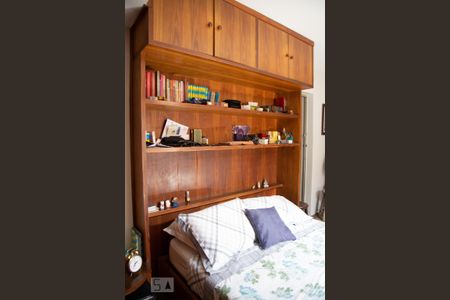 Casa à venda com 180m², 3 quartos e 2 vagasSuíte 2