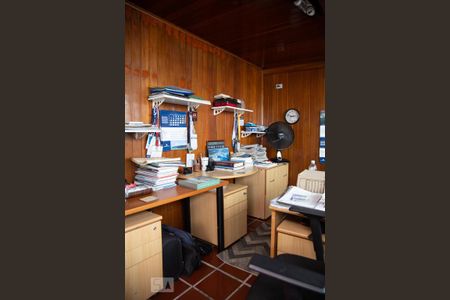 Casa à venda com 180m², 3 quartos e 2 vagasEscritório