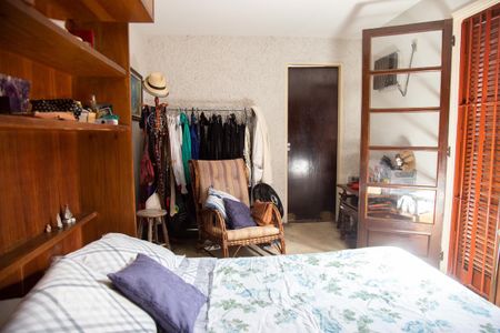 Casa à venda com 180m², 3 quartos e 2 vagasSuíte 2