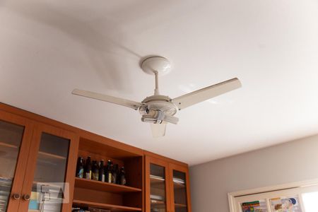 Casa à venda com 180m², 3 quartos e 2 vagasQuarto