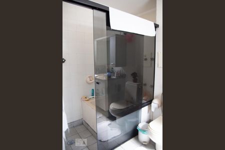 Casa à venda com 180m², 3 quartos e 2 vagasBanheiro Suíte 2