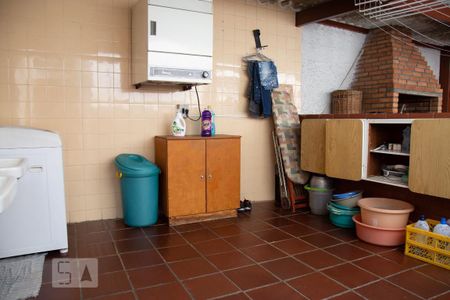 Casa à venda com 180m², 3 quartos e 2 vagasÁrea de Serviço