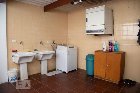 Casa à venda com 180m², 3 quartos e 2 vagasÁrea de Serviço