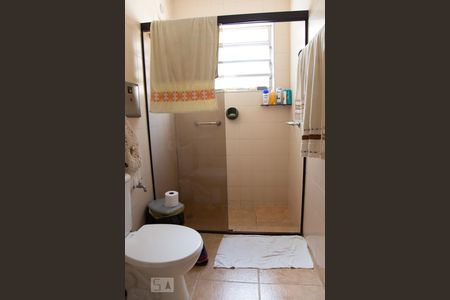 Casa à venda com 180m², 3 quartos e 2 vagasBanheiro