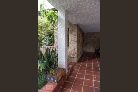 Casa à venda com 180m², 3 quartos e 2 vagasÁrea externa - Garagem