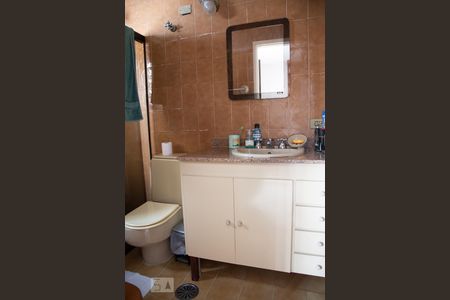 Casa à venda com 180m², 3 quartos e 2 vagasBanheiro Suíte 1