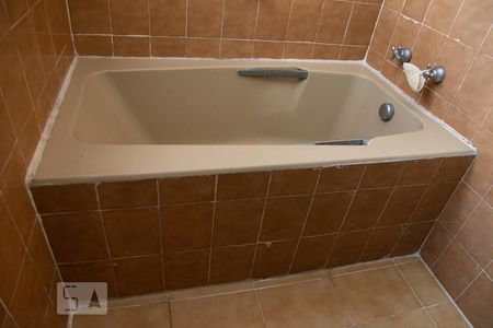 Casa à venda com 180m², 3 quartos e 2 vagasBanheiro Suíte 1