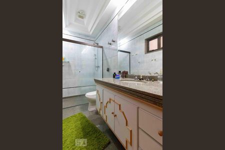 Casa à venda com 500m², 4 quartos e 6 vagas Casa à venda com 500m², 4 quartos e 6 vagasBanheiro Social