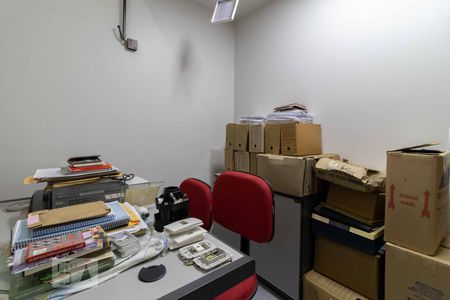 Casa à venda com 500m², 4 quartos e 6 vagas Casa à venda com 500m², 4 quartos e 6 vagas Escritório