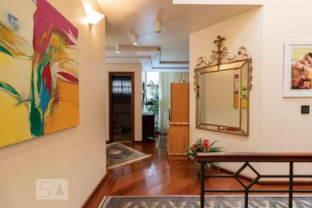 Casa à venda com 500m², 4 quartos e 6 vagas Casa à venda com 500m², 4 quartos e 6 vagasÁrea Interna primeiro andar