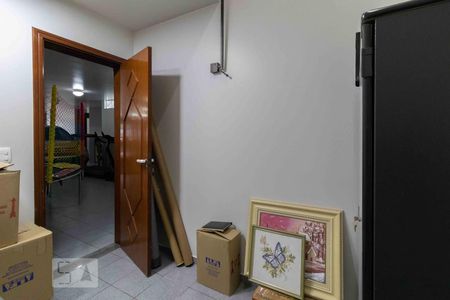 Casa à venda com 500m², 4 quartos e 6 vagas Casa à venda com 500m², 4 quartos e 6 vagasEscritório