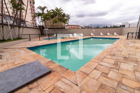 Apartamento à venda com 70m², 3 quartos e 2 vagas Apartamento à venda com 70m², 3 quartos e 2 vagasÁrea comum - Piscina