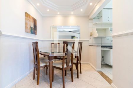 Apartamento à venda com 70m², 3 quartos e 2 vagas Apartamento à venda com 70m², 3 quartos e 2 vagasSala de Jantar