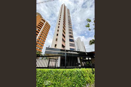 Apartamento à venda com 202m², 3 quartos e 3 vagasFachada