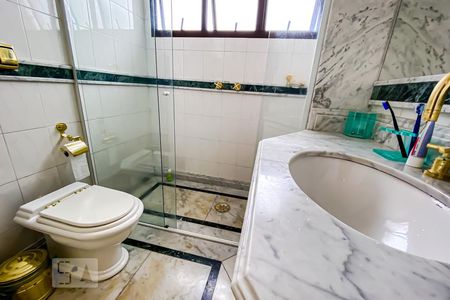 Apartamento à venda com 202m², 3 quartos e 3 vagasBanheiro Quarto 01  suite