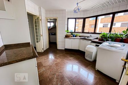 Apartamento à venda com 202m², 3 quartos e 3 vagasLavanderia