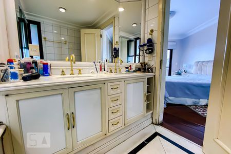 Apartamento à venda com 202m², 3 quartos e 3 vagasBanheiro quarto 03 suite