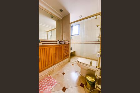 Apartamento à venda com 202m², 3 quartos e 3 vagasBanheiro Quarto 02 suite