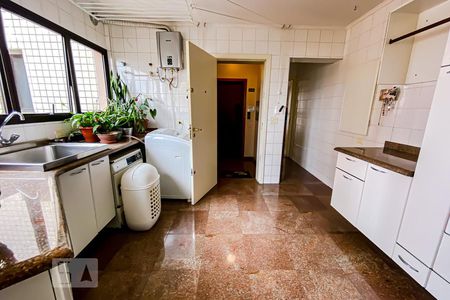 Apartamento à venda com 202m², 3 quartos e 3 vagasLavanderia