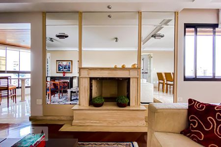 Lareira Sala de apartamento à venda com 3 quartos, 202m² em Jardim Avelino, São Paulo