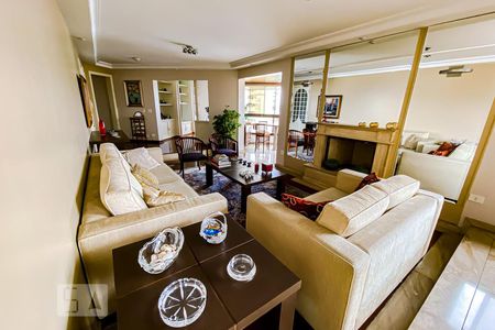 Sala de apartamento à venda com 3 quartos, 202m² em Jardim Avelino, São Paulo