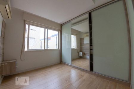 Quarto de apartamento para alugar com 1 quarto, 55m² em Passo da Areia, Porto Alegre