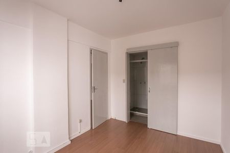 Suíte de apartamento para alugar com 1 quarto, 38m² em Centro Histórico, Porto Alegre