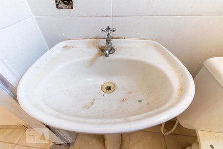 Banheiro de casa para alugar com 2 quartos, 60m² em Vila Medeiros, São Paulo