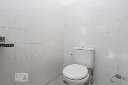 Banheiro de kitnet/studio para alugar com 1 quarto, 45m² em Caiçaras, Belo Horizonte
