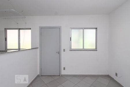 Sala de kitnet/studio para alugar com 1 quarto, 45m² em Caiçaras, Belo Horizonte