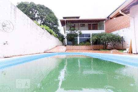 Casa à venda com 380m², 4 quartos e 5 vagas Casa à venda com 380m², 4 quartos e 5 vagasPiscina