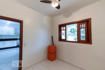 Casa à venda com 380m², 4 quartos e 5 vagas Casa à venda com 380m², 4 quartos e 5 vagasQuarto 4