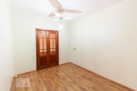 Casa à venda com 380m², 4 quartos e 5 vagas Casa à venda com 380m², 4 quartos e 5 vagasQuarto 3