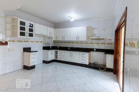 Casa à venda com 380m², 4 quartos e 5 vagas Casa à venda com 380m², 4 quartos e 5 vagasCozinha