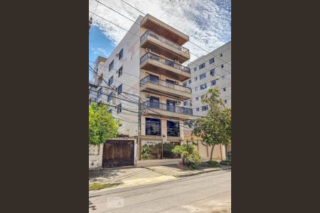 Apartamento à venda com 178m², 4 quartos e 2 vagasFachada e portaria