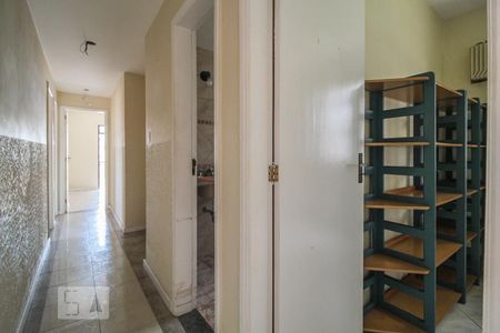 Corredor de apartamento à venda com 4 quartos, 178m² em Taquara, Rio de Janeiro