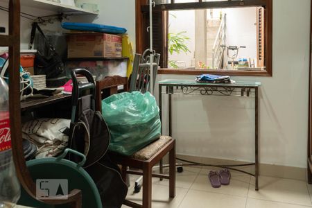 Casa à venda com 200m², 4 quartos e 4 vagas Casa à venda com 200m², 4 quartos e 4 vagasQuarto de Serviço