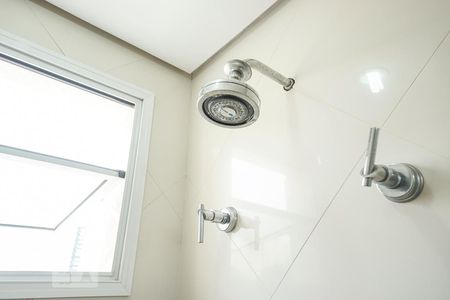 Apartamento à venda com 142m², 3 quartos e 3 vagas Apartamento à venda com 142m², 3 quartos e 3 vagasDetalhe banheiro suíte 02