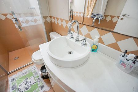 Apartamento à venda com 142m², 3 quartos e 3 vagas Apartamento à venda com 142m², 3 quartos e 3 vagasDetalhe banheiro suíte 02