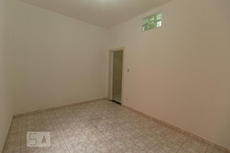 Quarto de casa para alugar com 1 quarto, 50m² em Quinta da Paineira, São Paulo