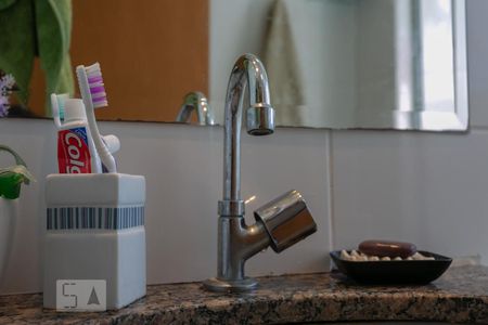 Banheiro de apartamento para alugar com 2 quartos, 52m² em União, Belo Horizonte