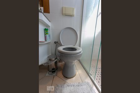 Banheiro de apartamento para alugar com 2 quartos, 52m² em União, Belo Horizonte