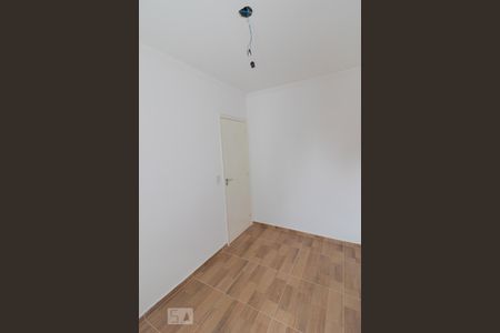 Dormitório 1 de apartamento à venda com 2 quartos, 41m² em Vila Portuguesa, São Paulo