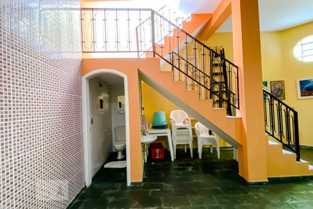 Casa para alugar com 247m², 4 quartos e 3 vagasBanheiro Garagem