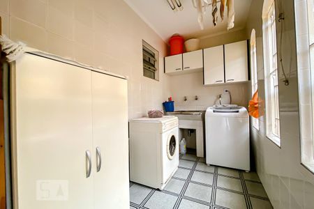 Casa para alugar com 247m², 4 quartos e 3 vagasLavanderia Fundos