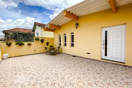 Casa para alugar com 247m², 4 quartos e 3 vagasVaranda