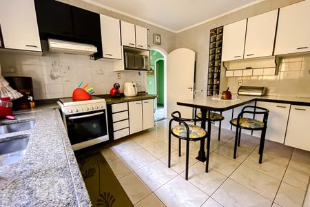 Casa para alugar com 247m², 4 quartos e 3 vagasCozinha