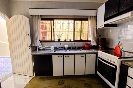 Casa para alugar com 247m², 4 quartos e 3 vagasCozinha