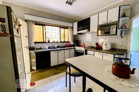 Casa para alugar com 247m², 4 quartos e 3 vagasCozinha